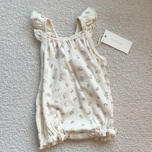 Quincy Mae Ribbed Ruffle Romper Fleur